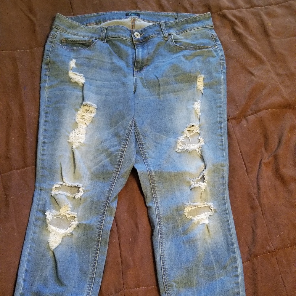 Distressed Ankle-Length Rue 21 Jeans
